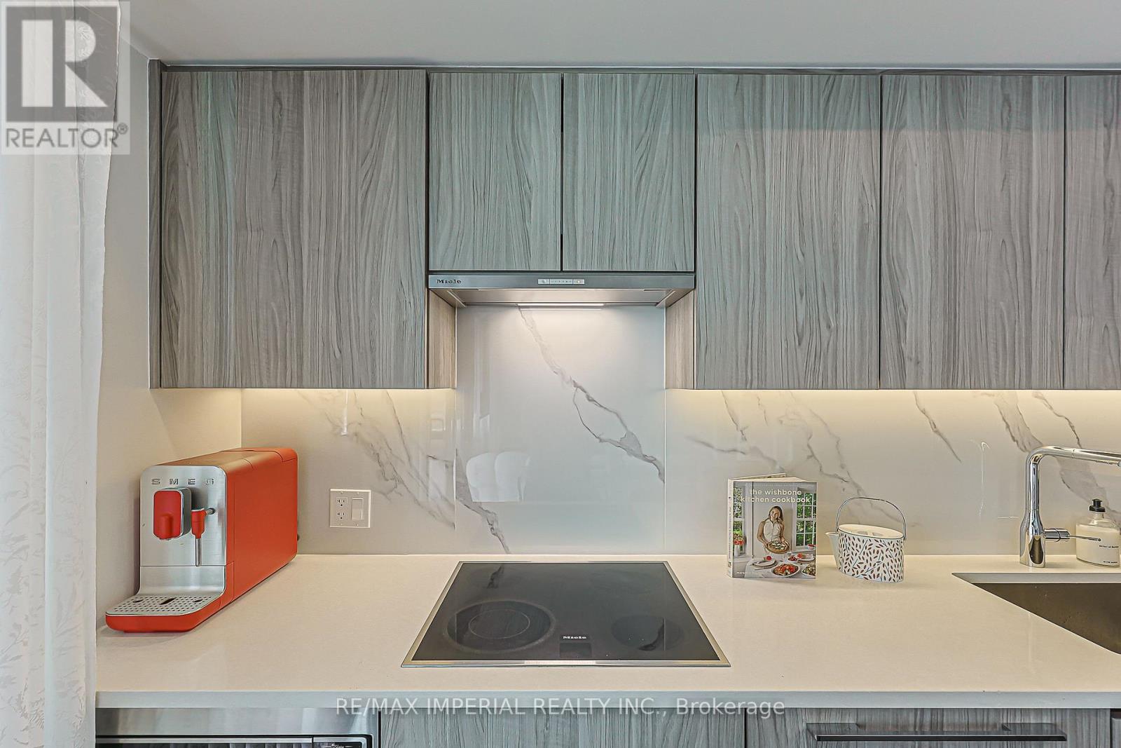 3510 - 1 Concord Cityplace Way, Toronto, Ontario  M5V 0X3 - Photo 9 - C13435412