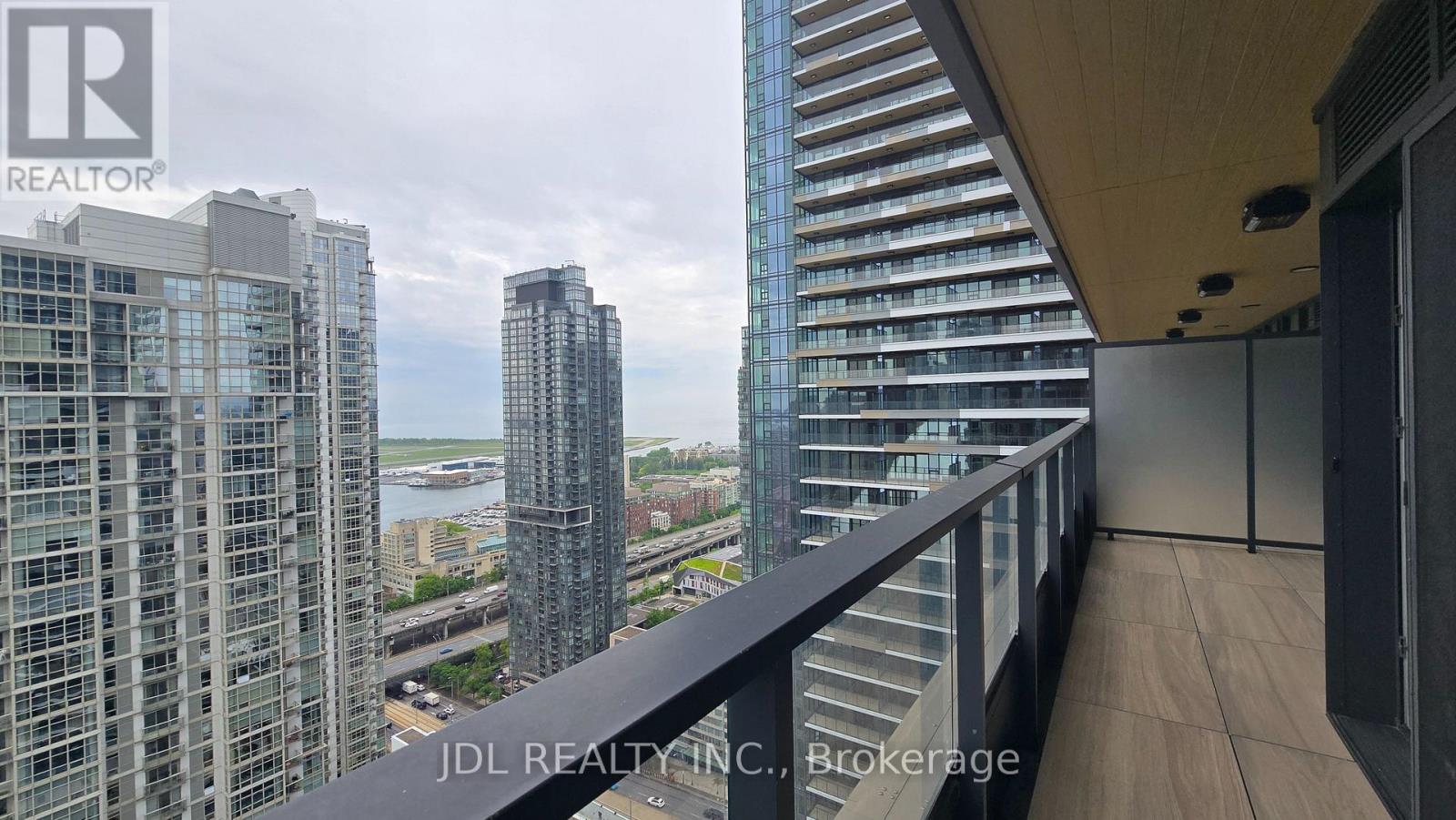 3706 - 1 Concord Cityplace Way, Toronto, Ontario  M5V 0X3 - Photo 10 - C13438006
