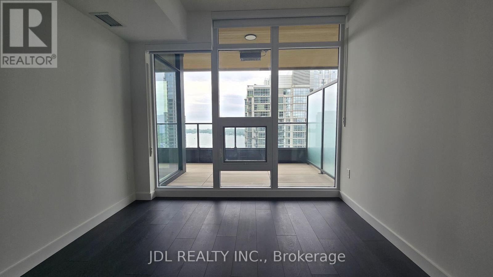 3706 - 1 Concord Cityplace Way, Toronto, Ontario  M5V 0X3 - Photo 4 - C13438006