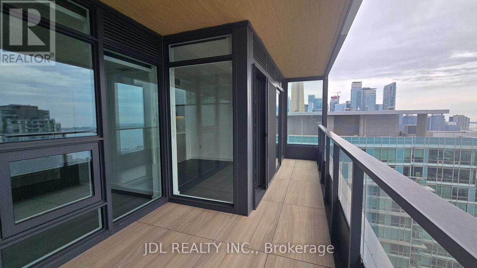 3706 - 1 Concord Cityplace Way, Toronto, Ontario  M5V 0X3 - Photo 9 - C13438006
