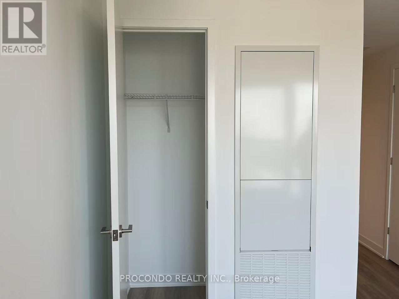 2010 - 10 Oak St Street E, Toronto, Ontario M5A 0Z1 - Photo 10 - C13438132