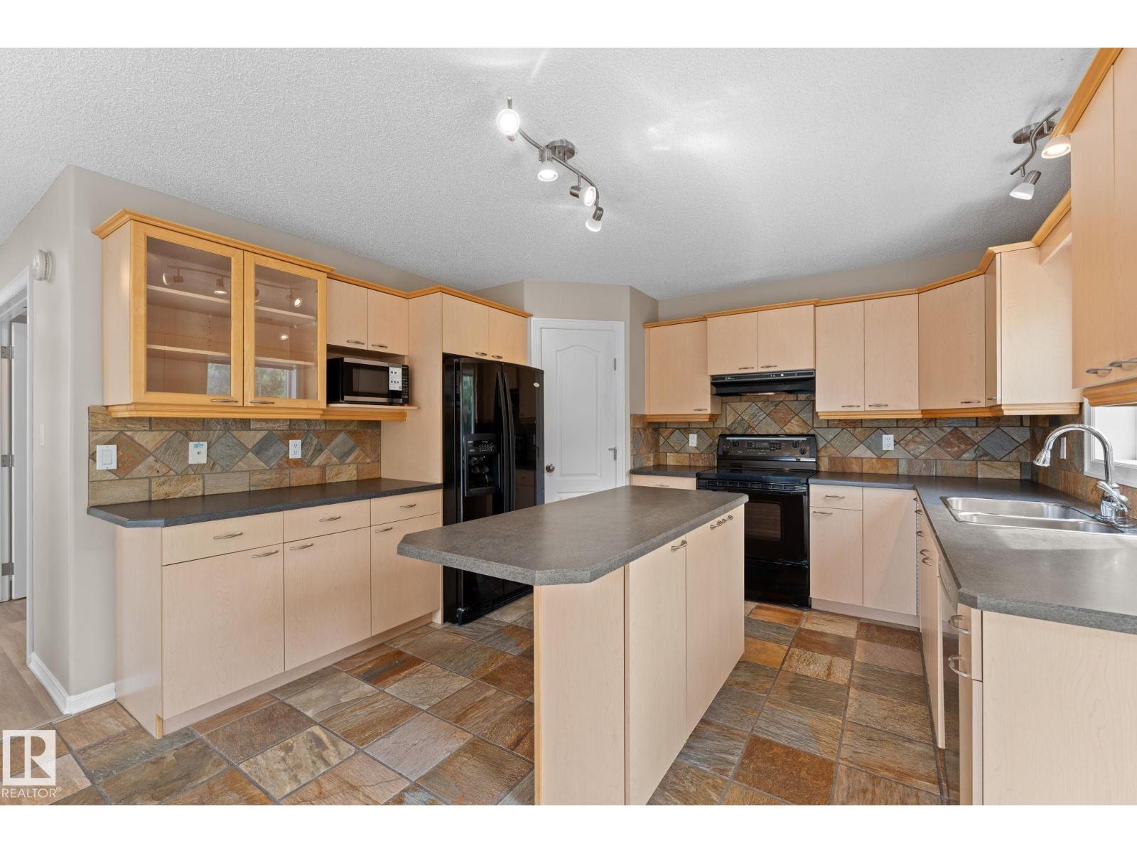 1611 Forbes Wy NW, Edmonton, Alberta  T6R 2P4 - Photo 25 - E4493388