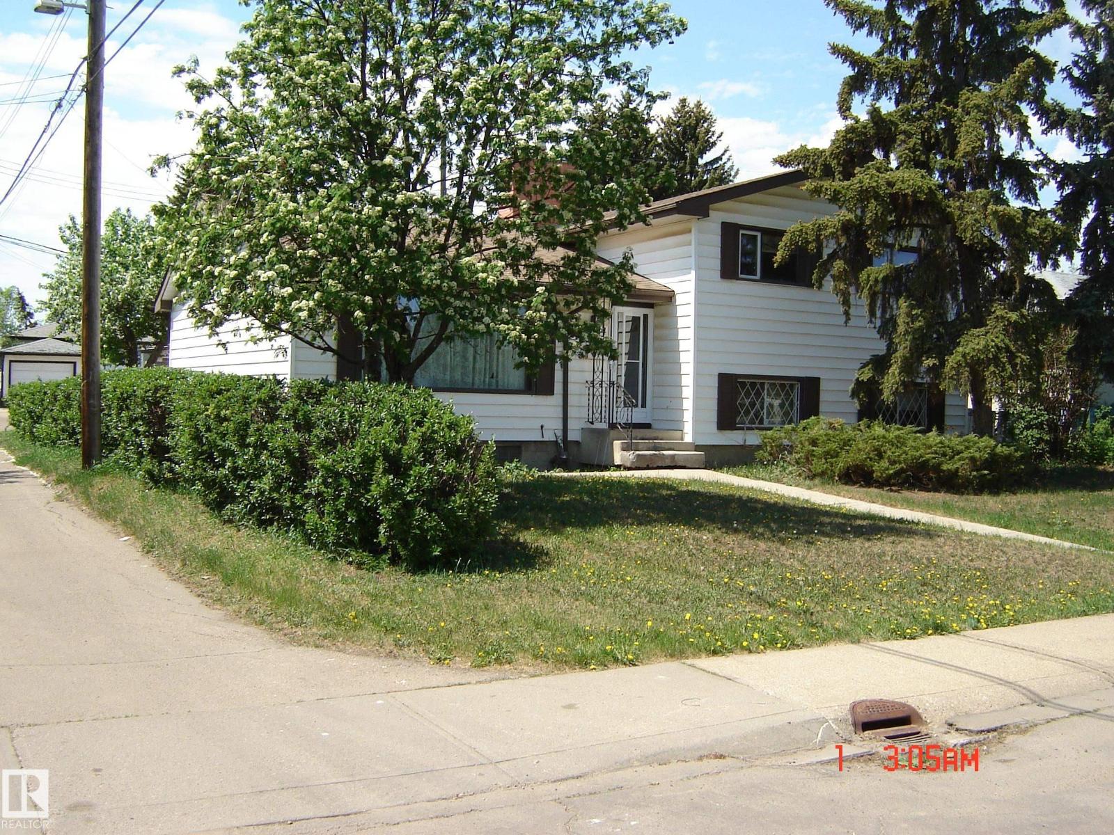 13524 92 ST NW NW, Edmonton, Alberta