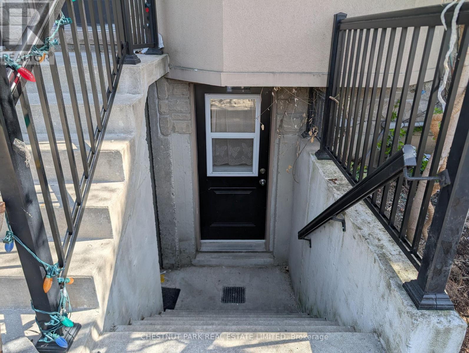 Lower - 2823 St Clair Avenue E