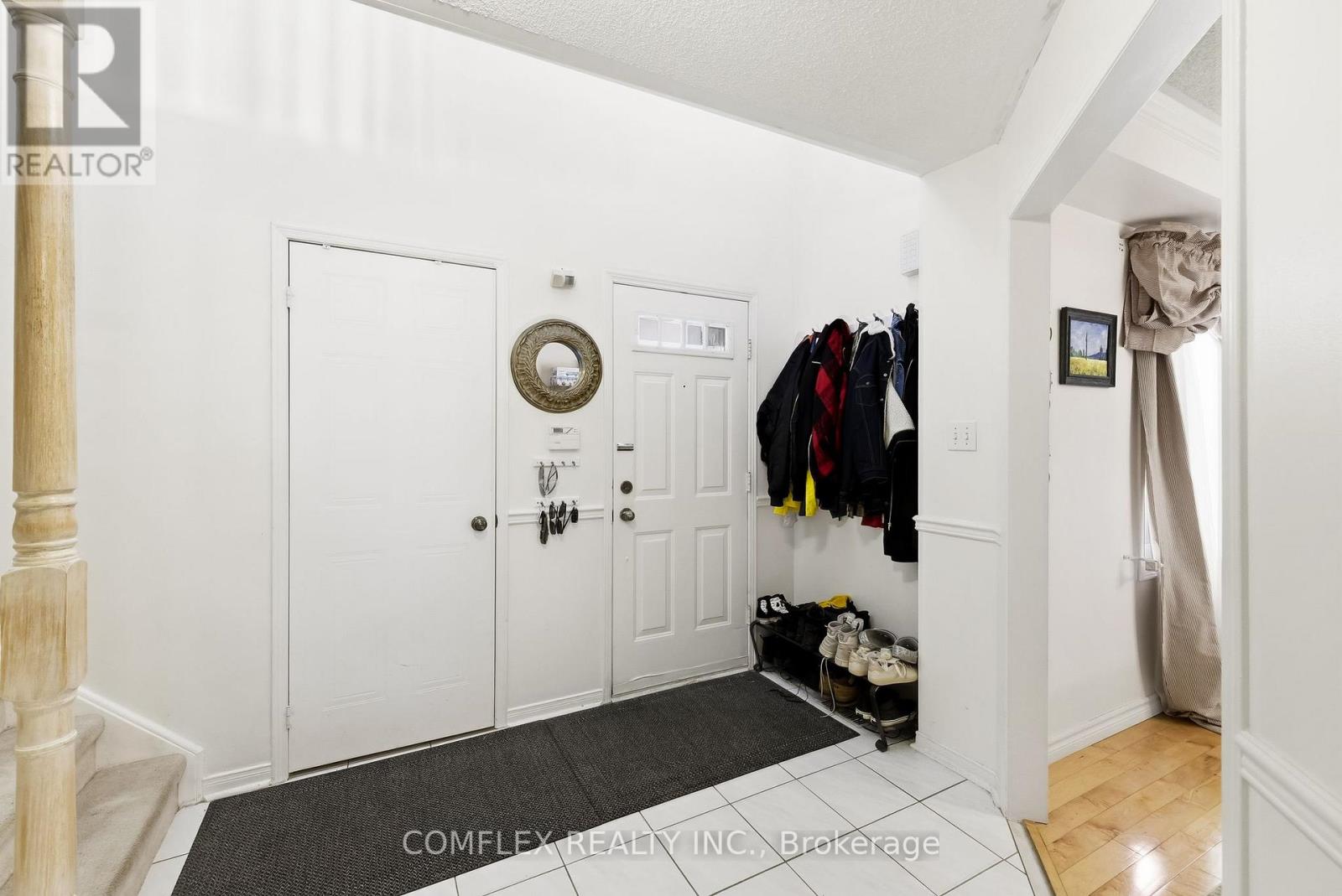 1045 Beaver Valley Crescent E, Oshawa, Ontario  L1J 8N2 - Photo 7 - E13438306