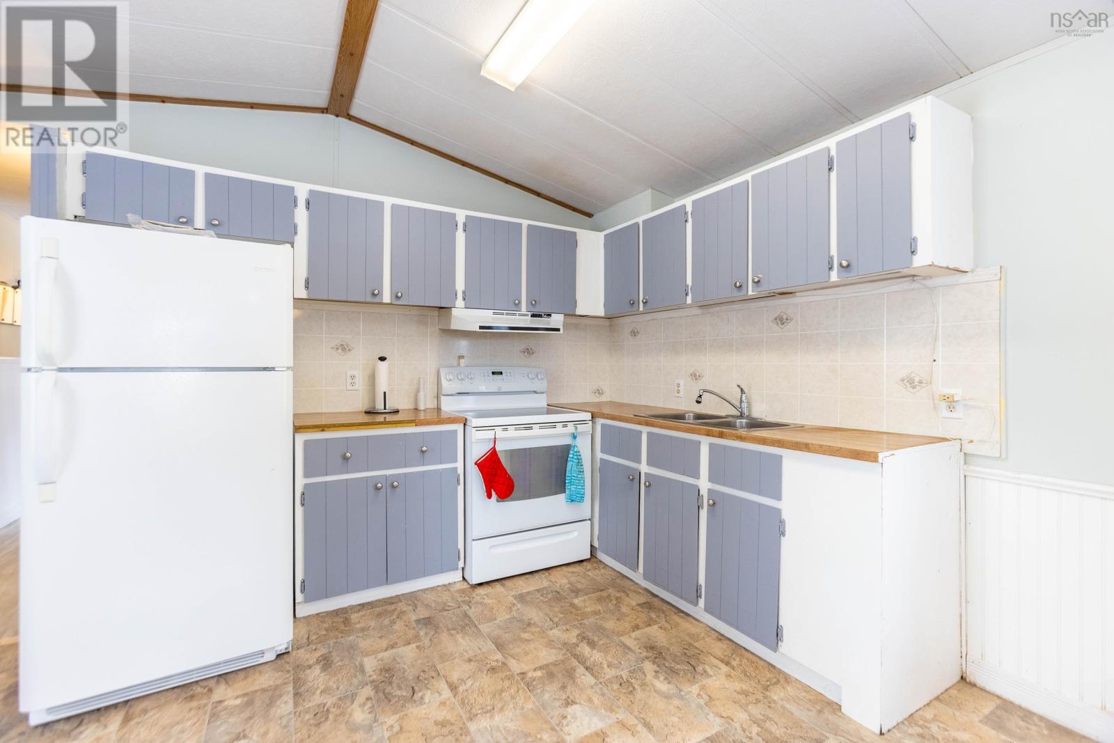 2 Costin Drive, Amherst, Nova Scotia  B4H 4B6 - Photo 5 - 202602298