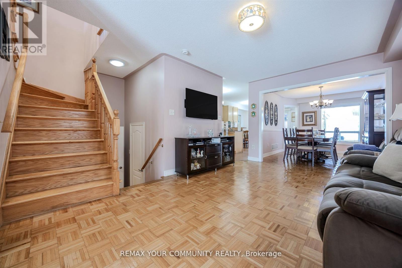50 Lodgeway Drive, Vaughan, Ontario  L6A 3S5 - Photo 5 - N13438086