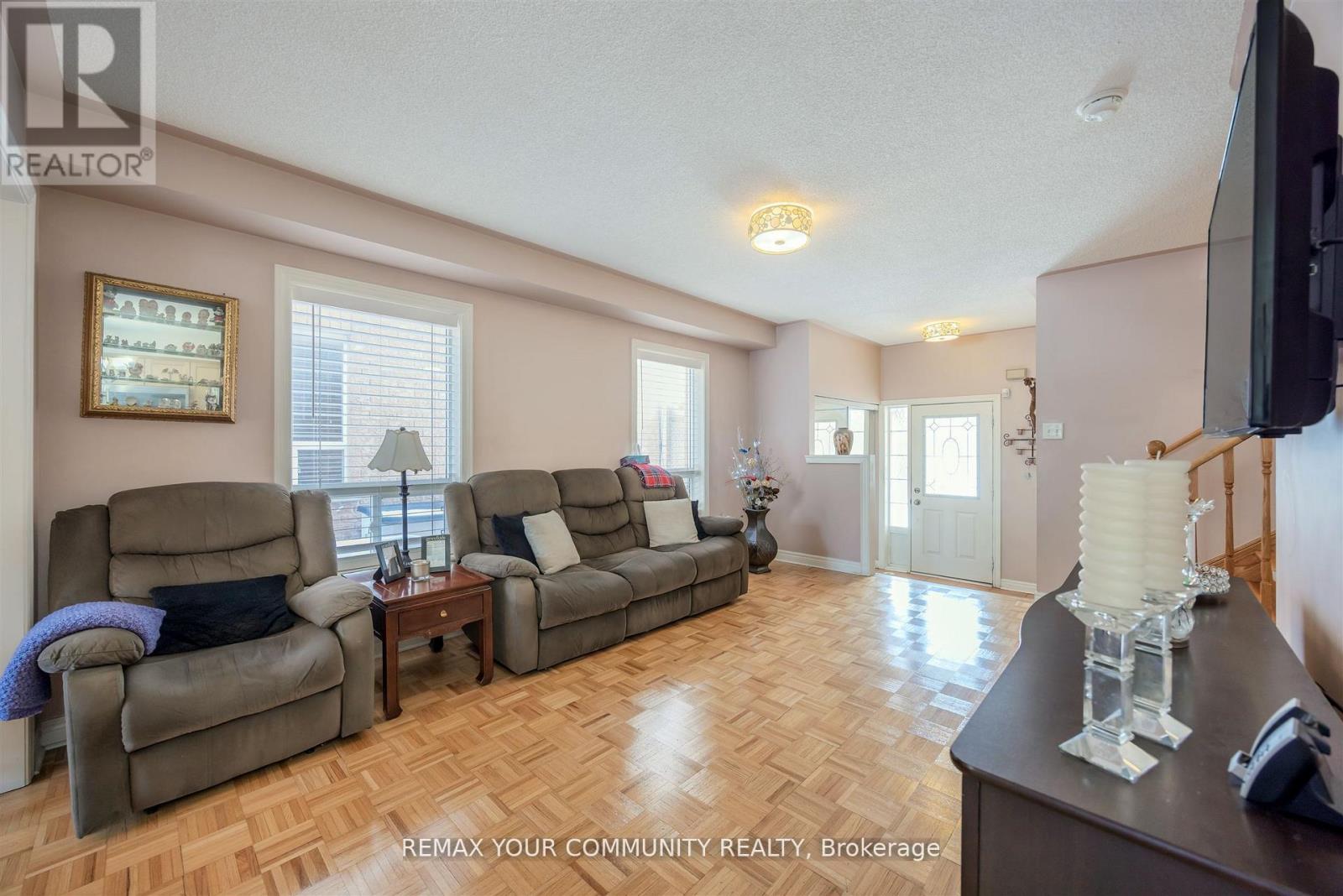 50 Lodgeway Drive, Vaughan, Ontario  L6A 3S5 - Photo 7 - N13438086
