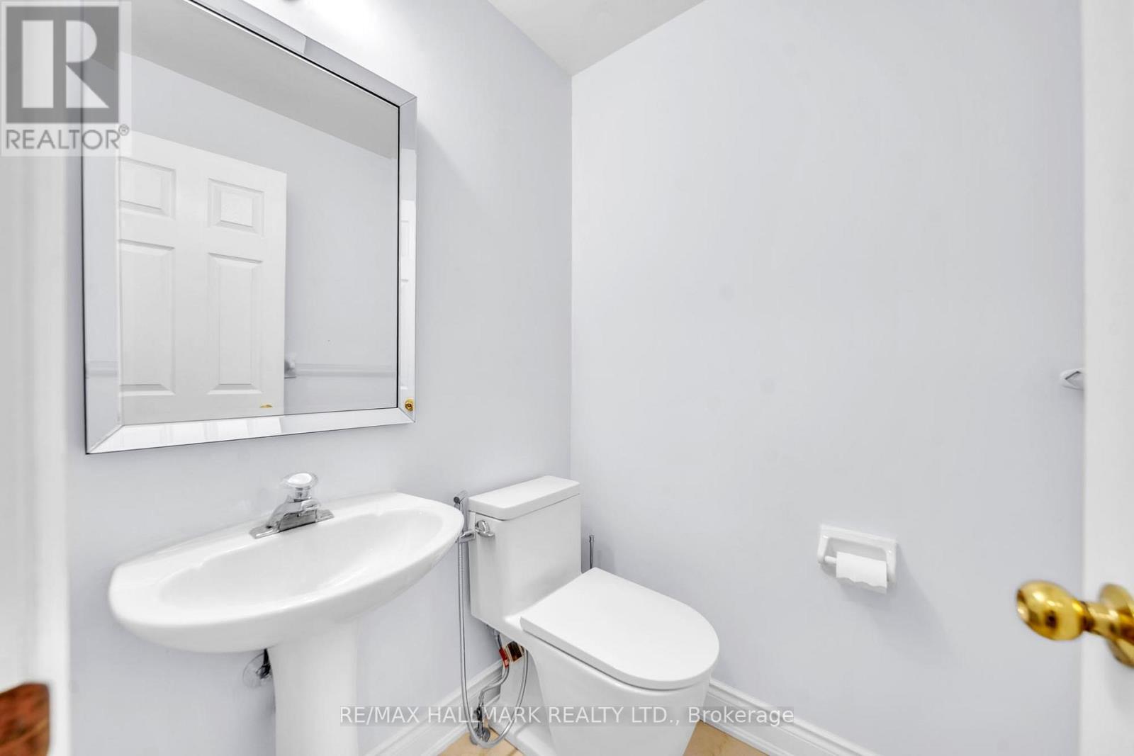 3 Creekview Avenue, Richmond Hill, Ontario  L4C 9X1 - Photo 7 - N13438234