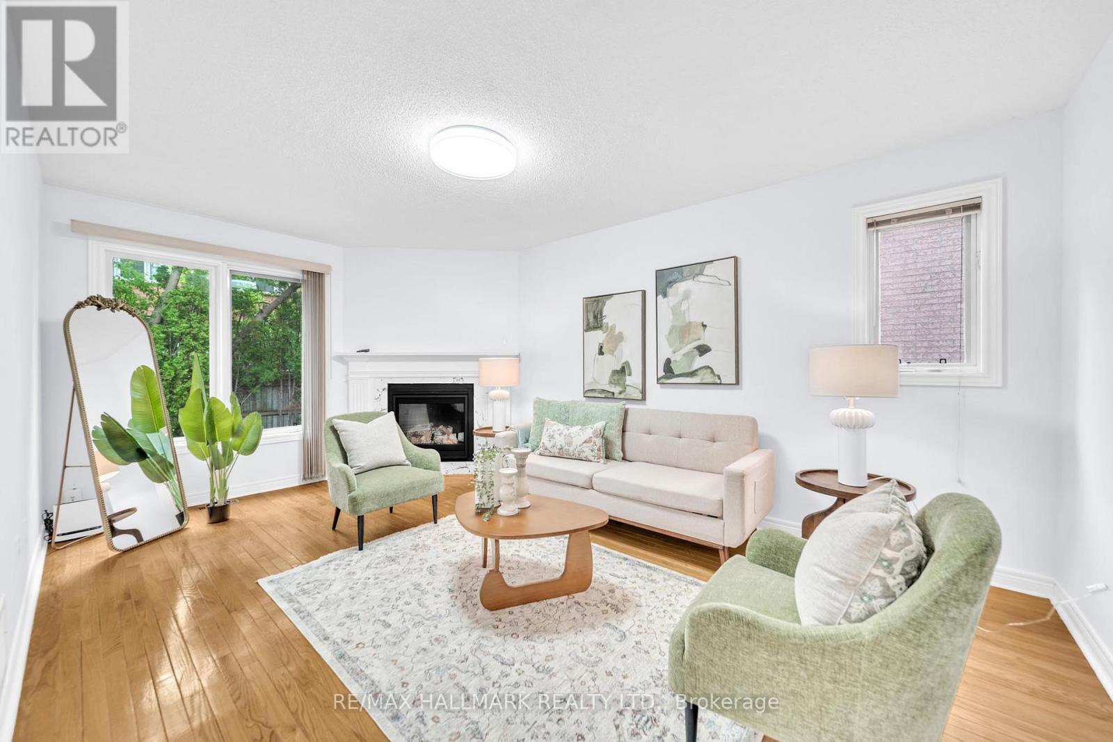 3 Creekview Avenue, Richmond Hill, Ontario  L4C 9X1 - Photo 9 - N13438234