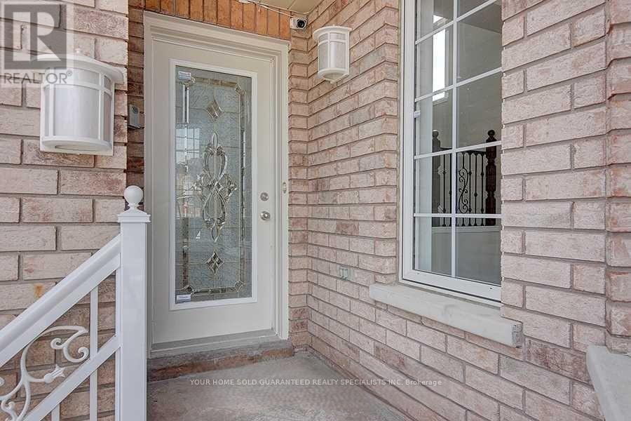 15 Ashgrove Road, Markham, Ontario L2S 3Z7 - Photo 2 - N13438252