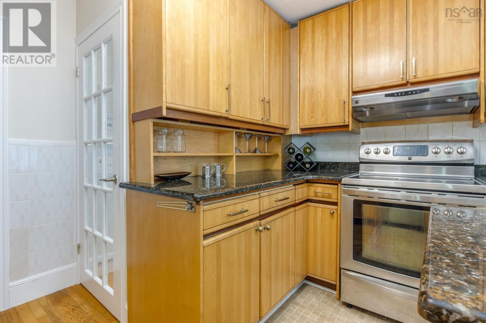 985 Beaufort Avenue, Halifax, Nova Scotia  B3H 3X9 - Photo 12 - 202614272