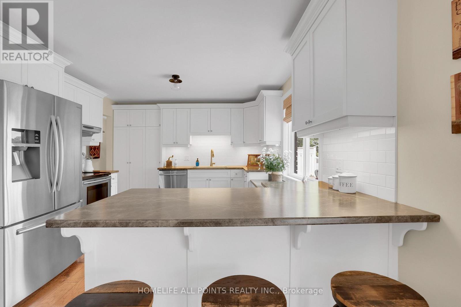 4 Schooner Drive, Wasaga Beach, Ontario  L9Z 2T4 - Photo 5 - S13438288