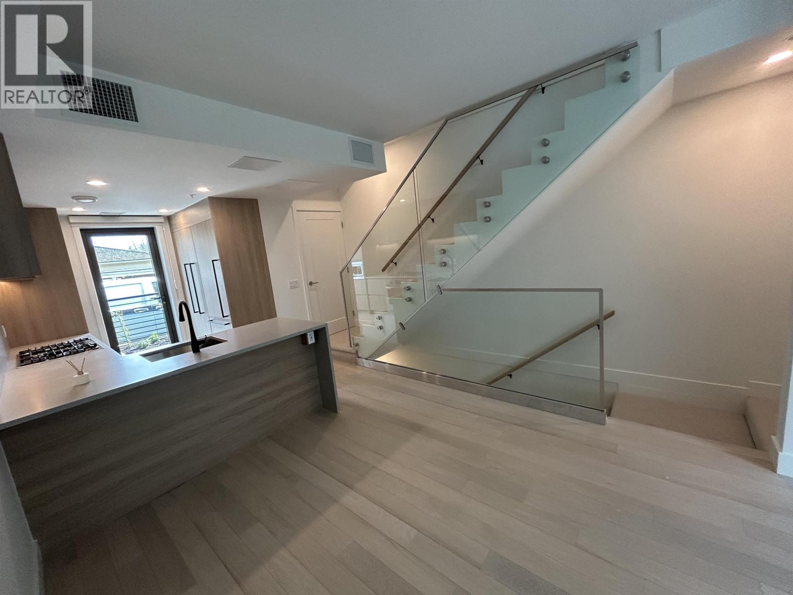 6284 Oak Street, Vancouver, British Columbia  V6M 2W4 - Photo 2 - R3135360