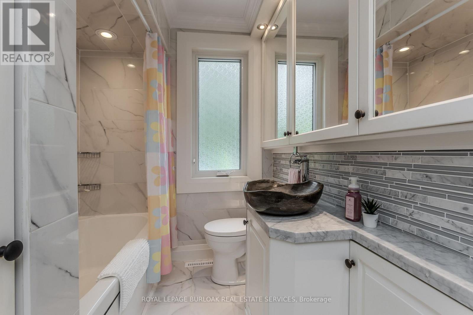 272 Goodram Drive, Burlington, Ontario  L7L 2J5 - Photo 21 - W13438016
