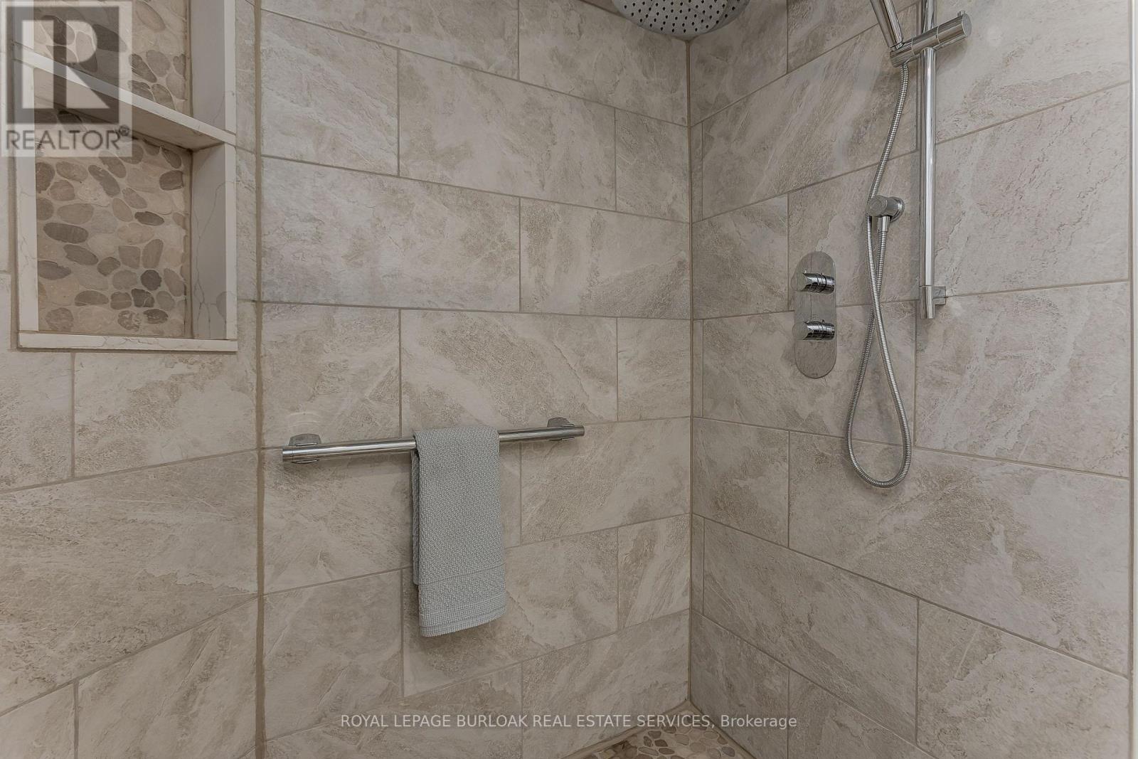 272 Goodram Drive, Burlington, Ontario  L7L 2J5 - Photo 28 - W13438016