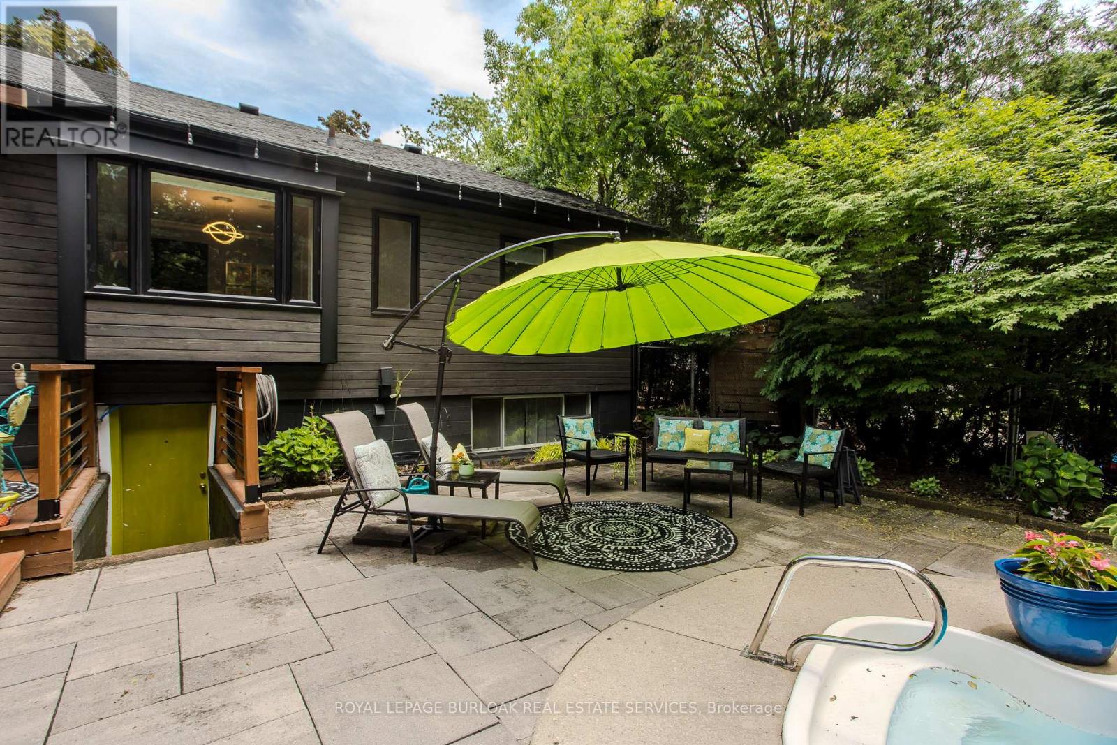 272 Goodram Drive, Burlington, Ontario  L7L 2J5 - Photo 7 - W13438016