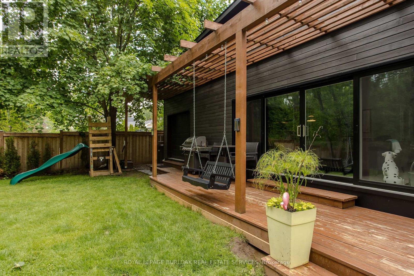 272 Goodram Drive, Burlington, Ontario  L7L 2J5 - Photo 9 - W13438016