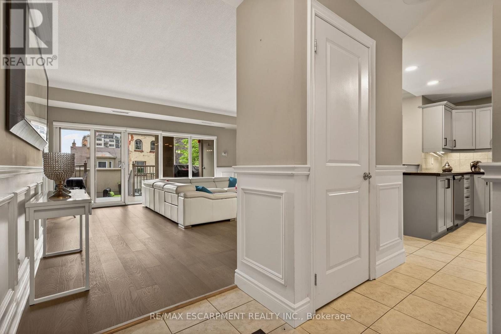 202 - 1477 Lakeshore Road, Burlington, Ontario  L7S 1B5 - Photo 4 - W13438018