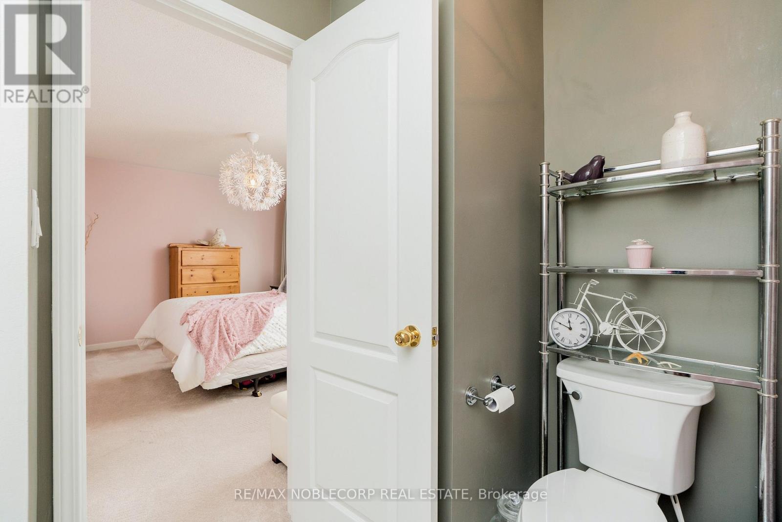 747 Edwards Avenue, Milton, Ontario  L9T 6B2 - Photo 13 - W13438032