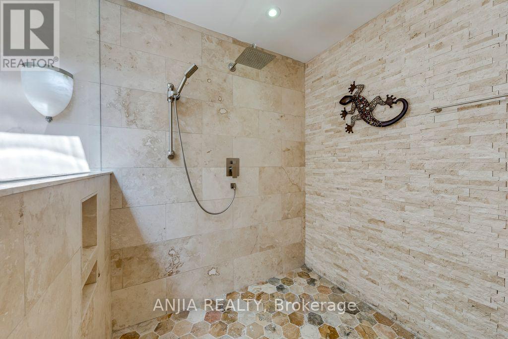 2419 Lionheart Crescent, Mississauga, Ontario  L5K 1S4 - Photo 18 - W13438062