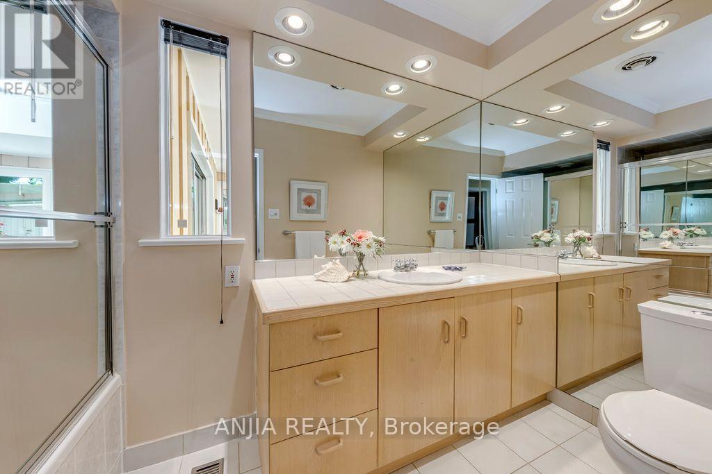 2419 Lionheart Crescent, Mississauga, Ontario  L5K 1S4 - Photo 23 - W13438062
