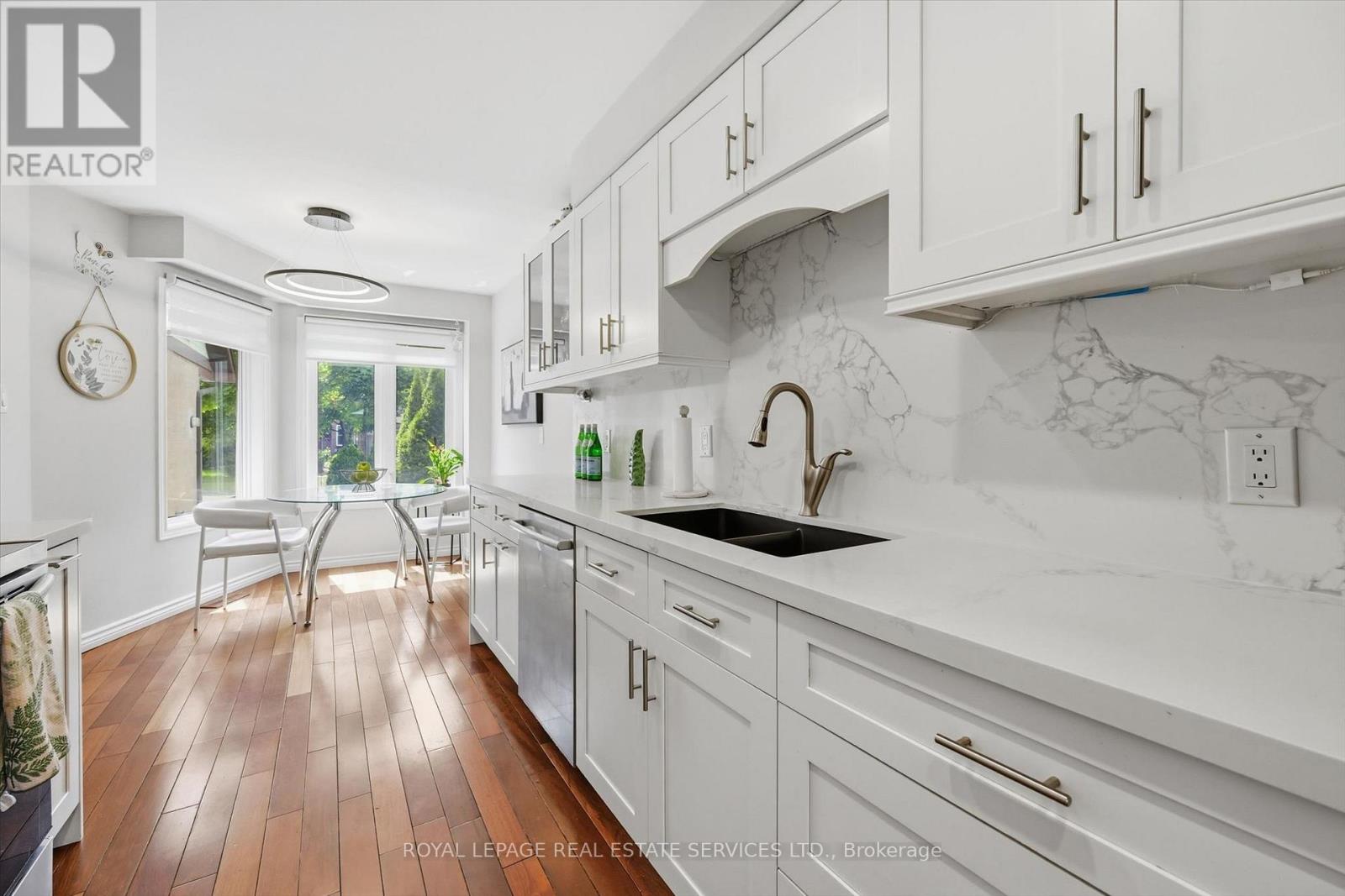 1156 Potters Wheel Crescent, Oakville, Ontario  L6M 1J2 - Photo 10 - W13438078