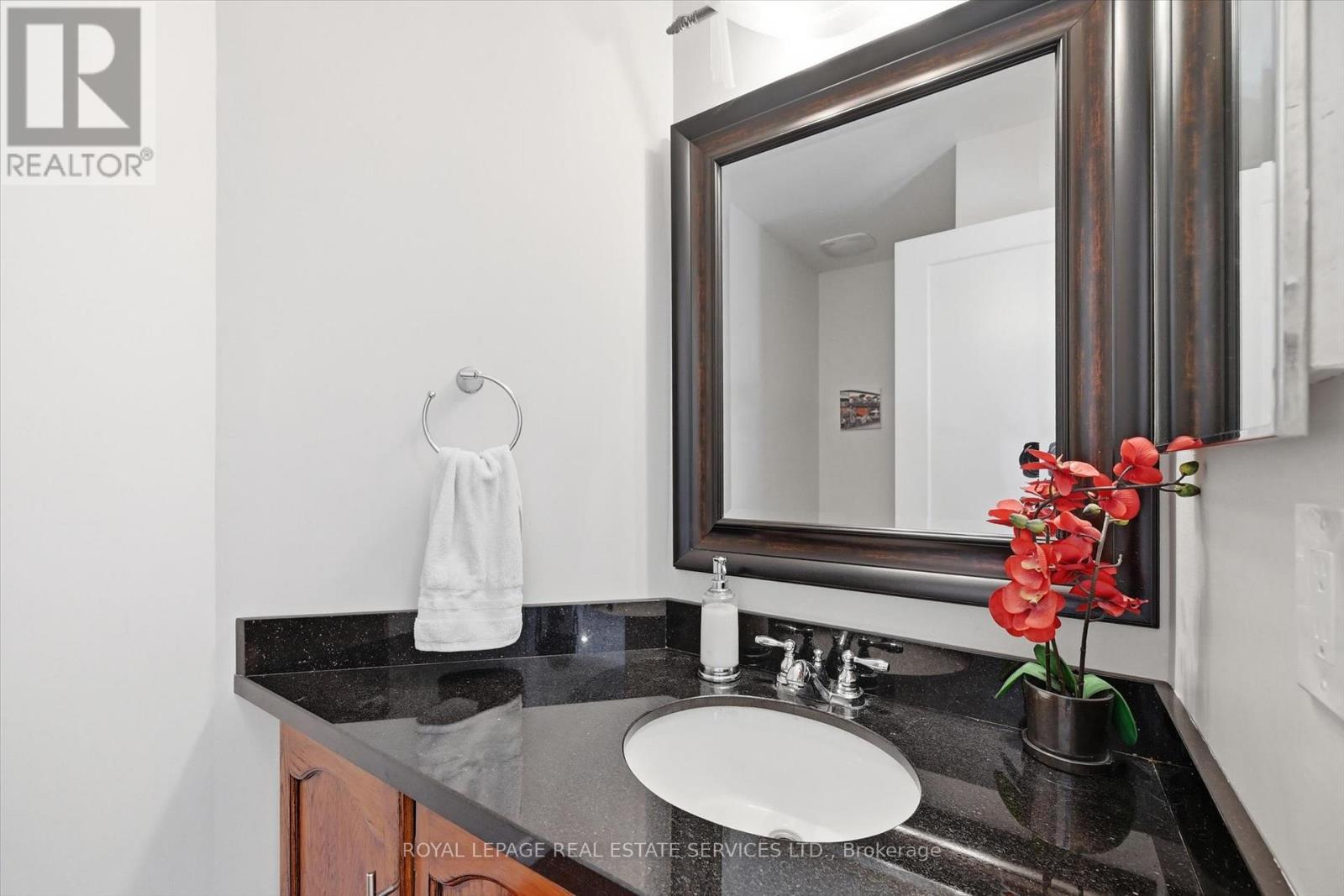 1156 Potters Wheel Crescent, Oakville, Ontario  L6M 1J2 - Photo 18 - W13438078