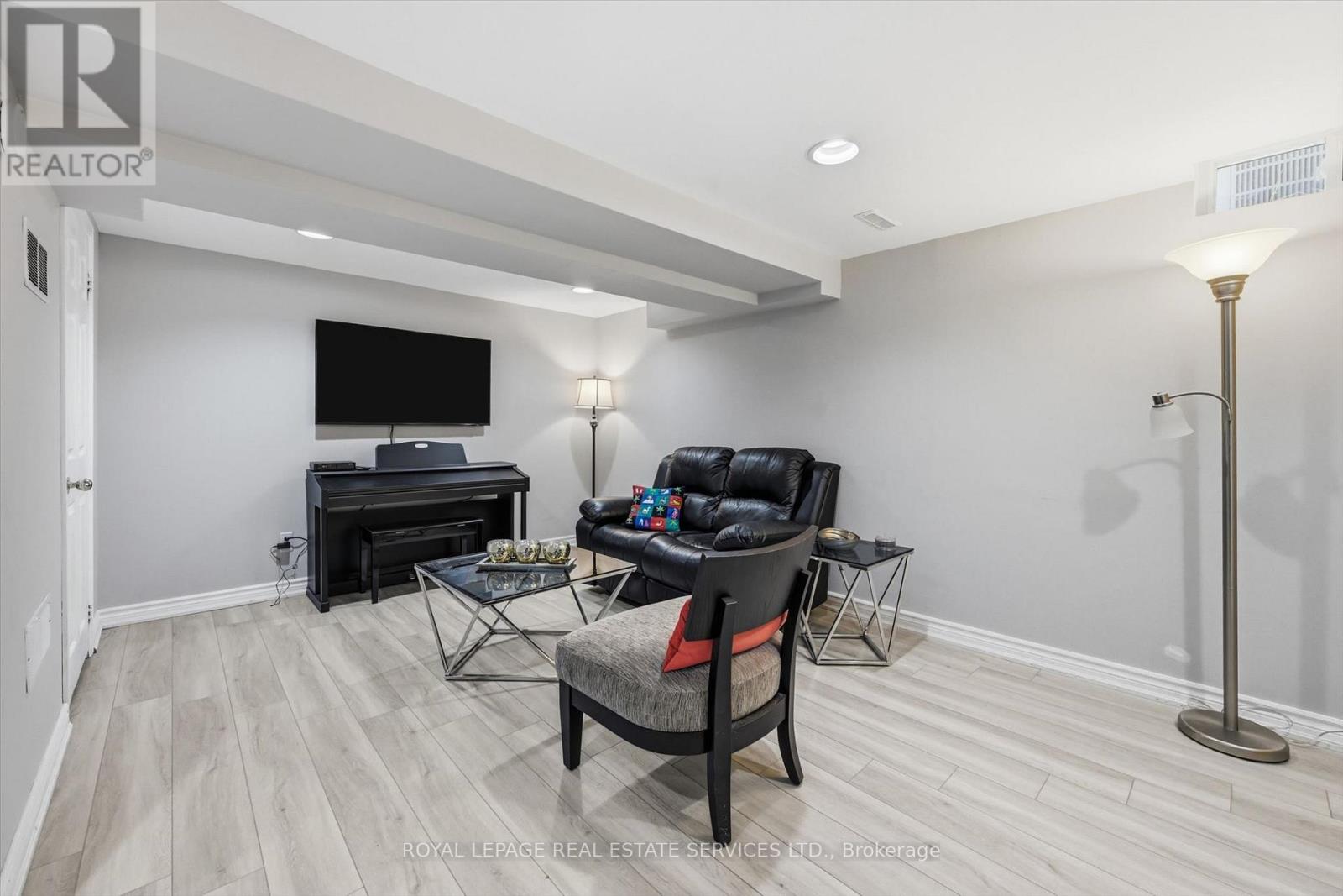 1156 Potters Wheel Crescent, Oakville, Ontario  L6M 1J2 - Photo 31 - W13438078
