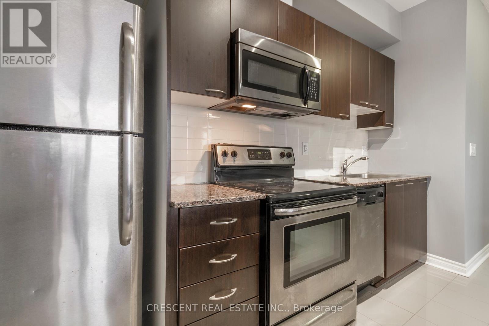 3002 - 385 Prince Of Wales Drive, Mississauga, Ontario  L5B 0C6 - Photo 4 - W13438112