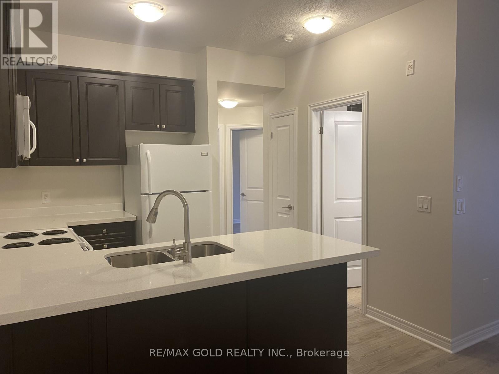 205 - 276 Gatwick Drive, Oakville, Ontario  L6H 7K3 - Photo 2 - W13438174
