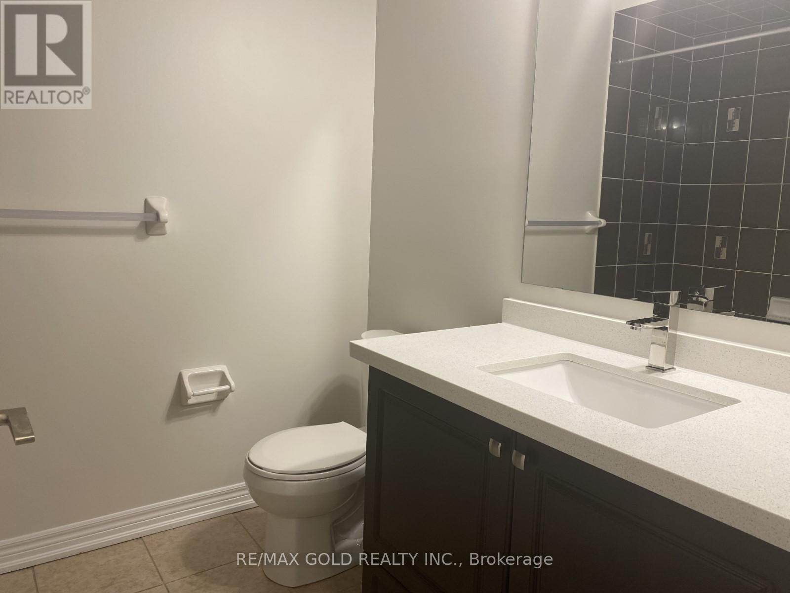 205 - 276 Gatwick Drive, Oakville, Ontario  L6H 7K3 - Photo 4 - W13438174