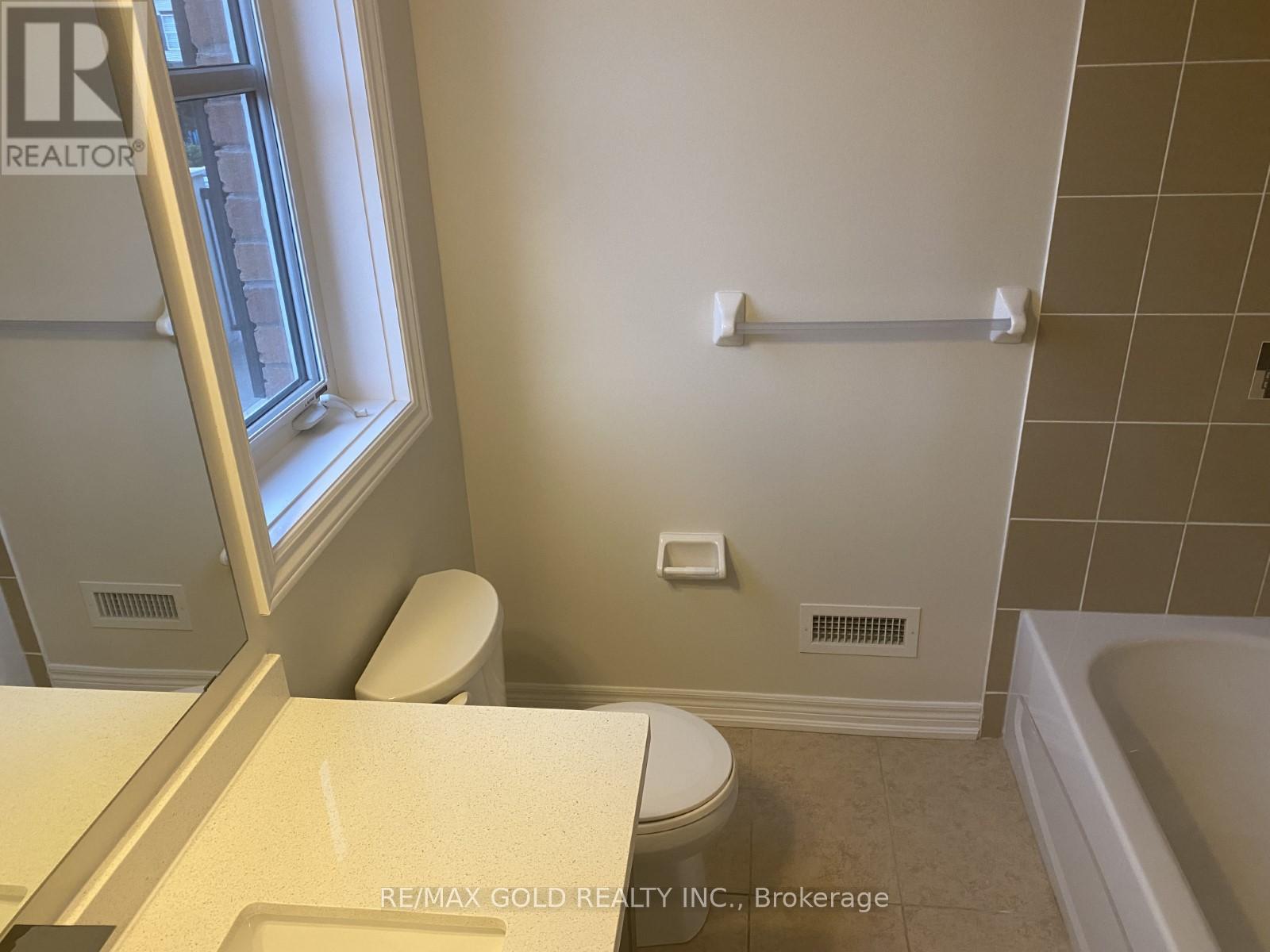 205 - 276 Gatwick Drive, Oakville, Ontario  L6H 7K3 - Photo 9 - W13438174