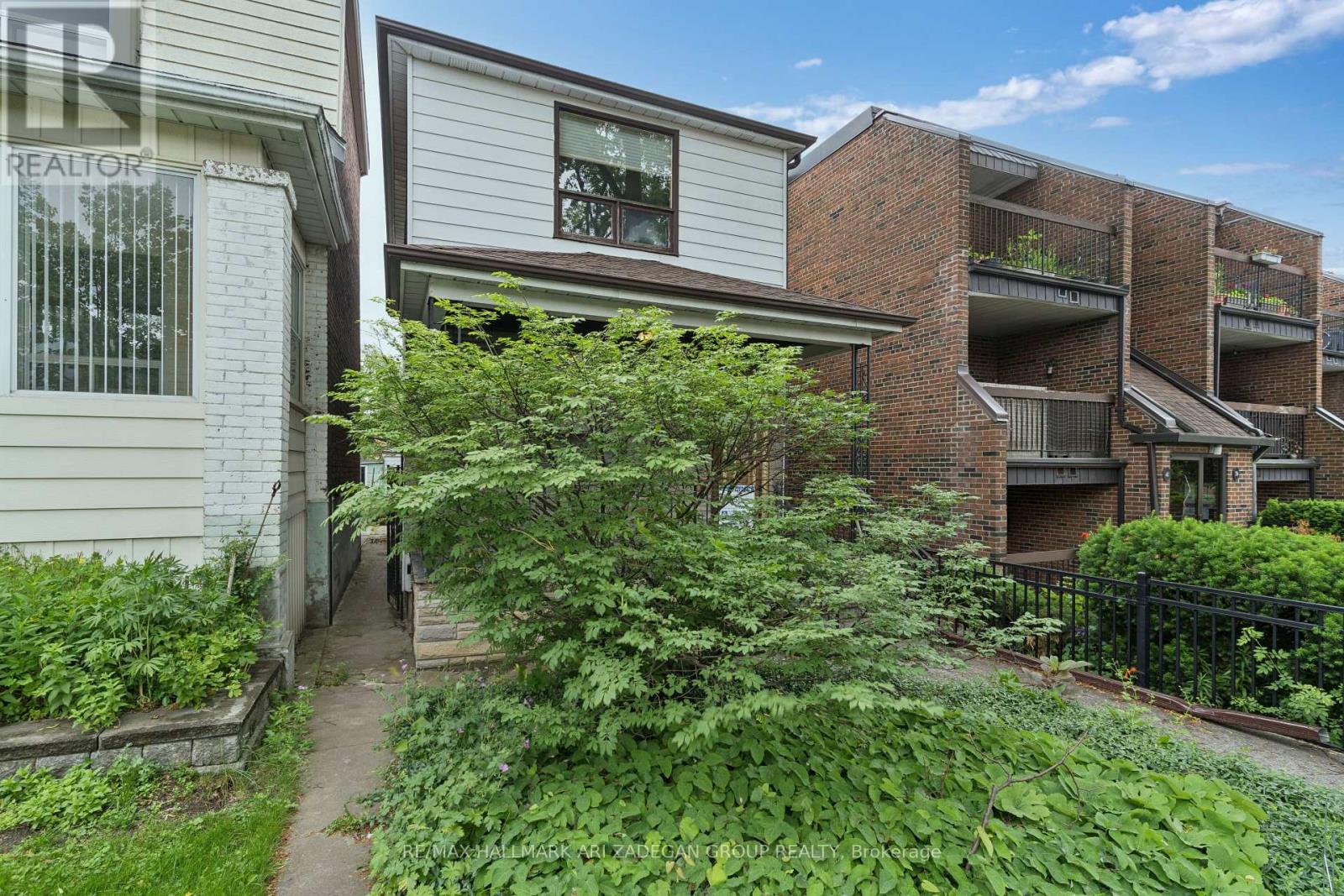 43 Eaton Avenue, Toronto, Ontario  M4J 2Z4 - Photo 2 - E13122170