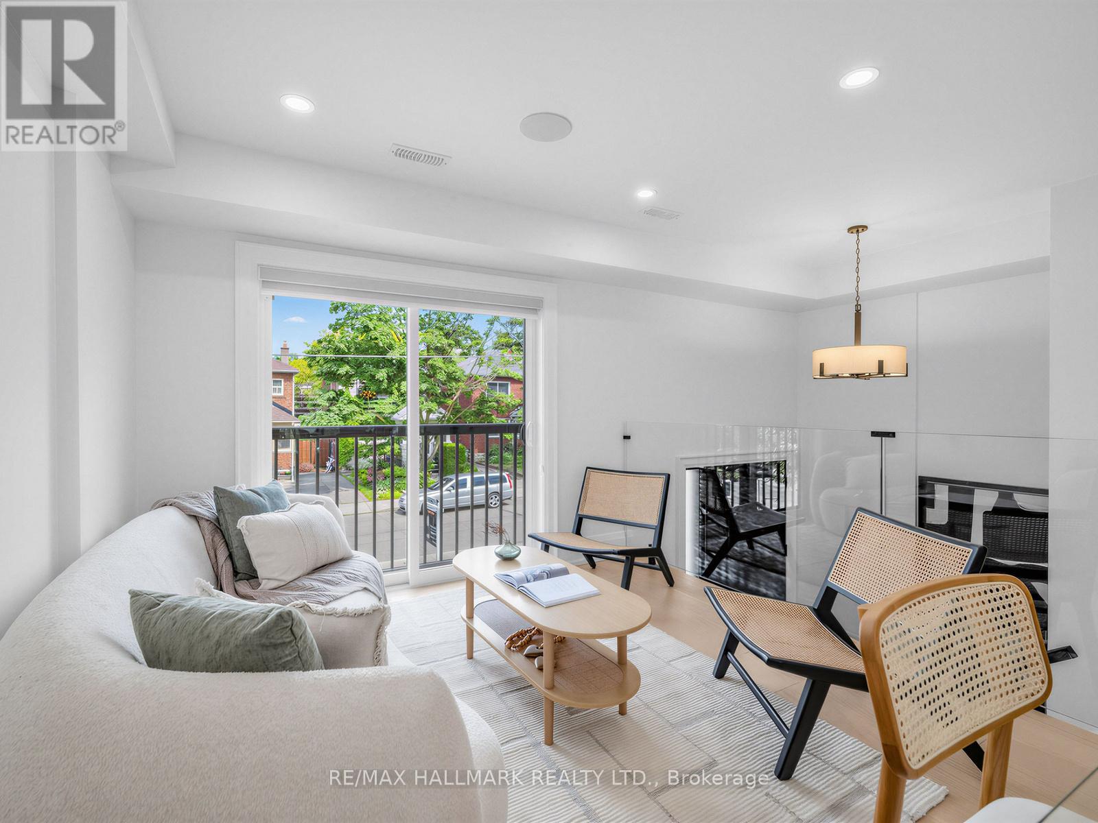 34 Roosevelt Road, Toronto, Ontario  M4J 4T6 - Photo 9 - E13432824