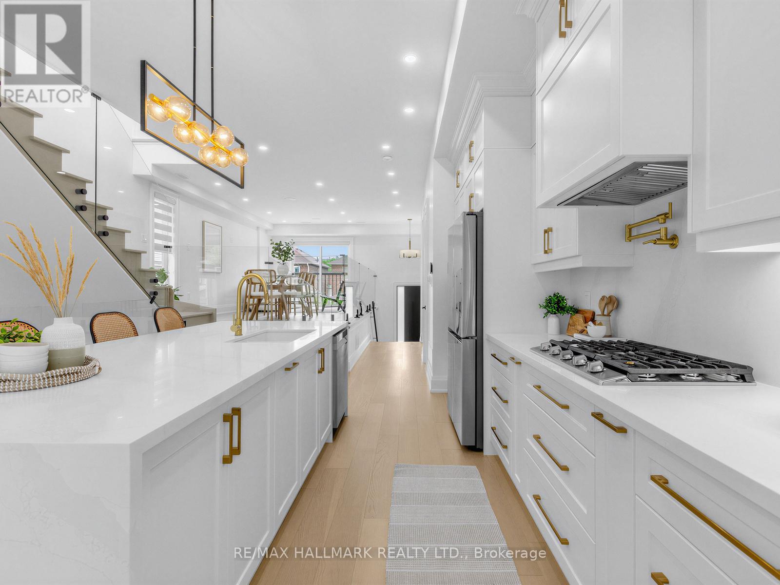 34 Roosevelt Road, Toronto, Ontario  M4J 4T6 - Photo 14 - E13432824