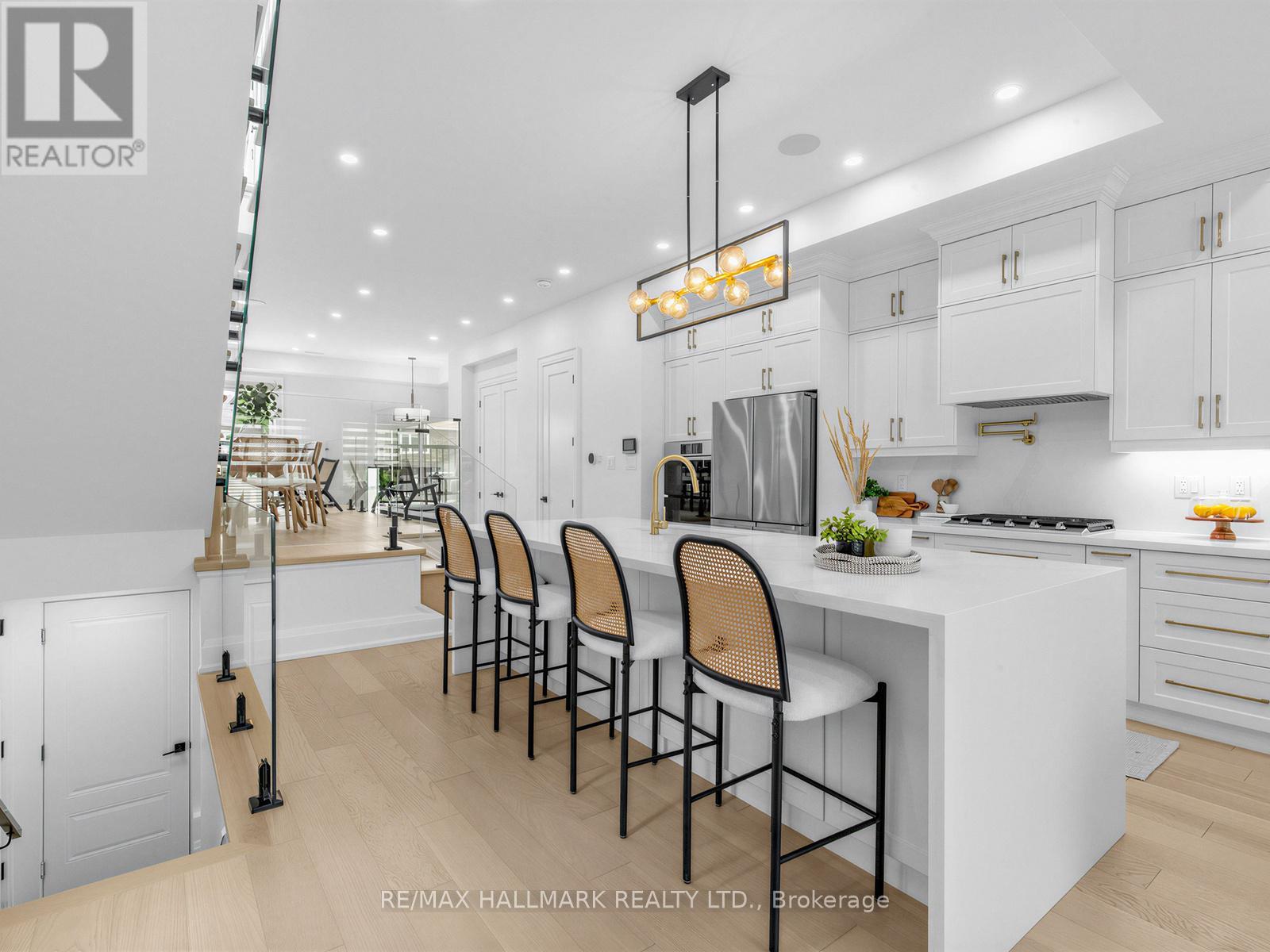 34 Roosevelt Road, Toronto, Ontario  M4J 4T6 - Photo 11 - E13432824