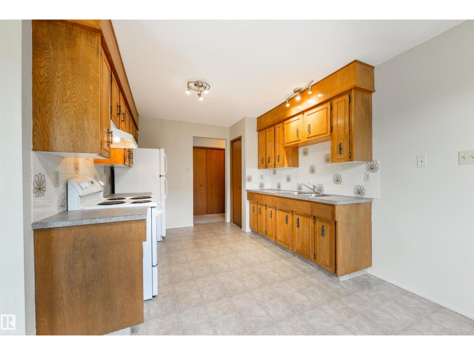 15 West Terrace Pl, Spruce Grove, Alberta  T7X 1T7 - Photo 9 - E4493393