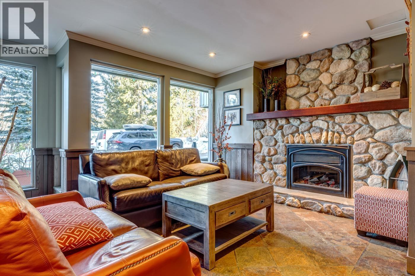 207 4749 Spearhead Drive, Whistler, British Columbia  V8E 1E9 - Photo 2 - R3135396