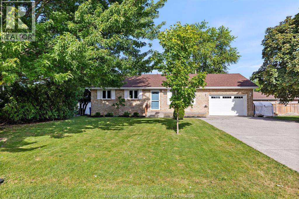 231 Oak Street, Lakeshore, Ontario N0R 1N0 - Photo 1 - 26013956