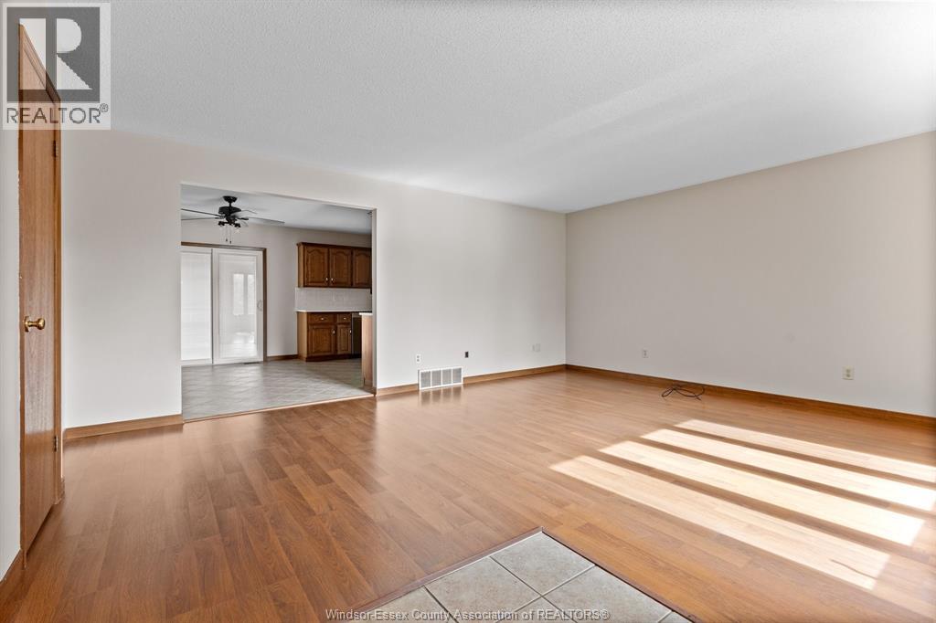 231 Oak Street, Lakeshore, Ontario N0R 1N0 - Photo 3 - 26013956