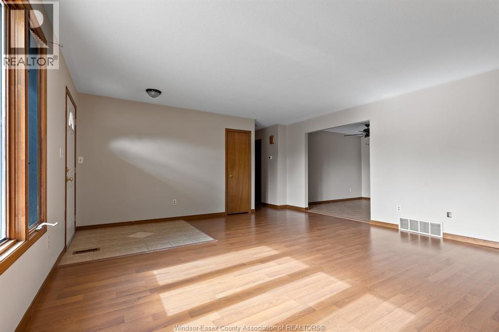 231 Oak Street, Lakeshore, Ontario N0R 1N0 - Photo 6 - 26013956