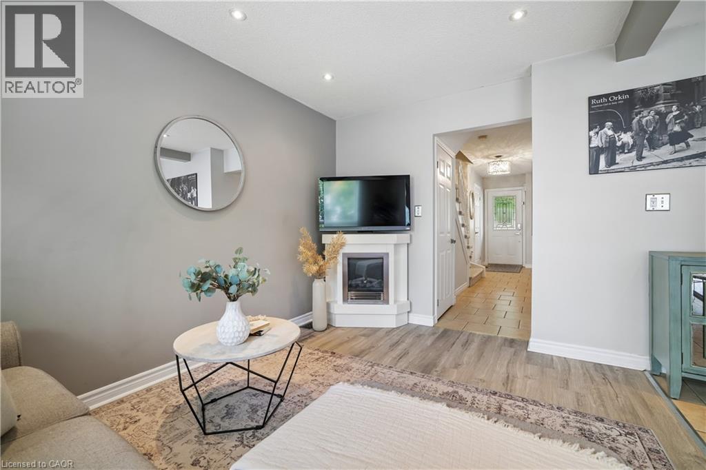 39 Pinewoods Drive Unit# 35, Stoney Creek, Ontario  L8J 3Z4 - Photo 10 - 40838563