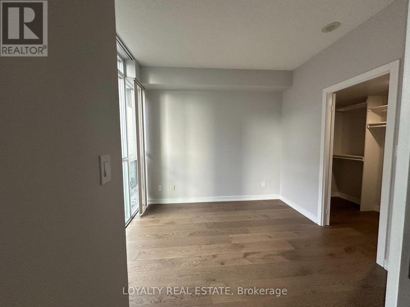 1206 - 126 Simcoe Street, Toronto (Waterfront Communities), Ontario  M5H 4E6 - Photo 10 - C13438350