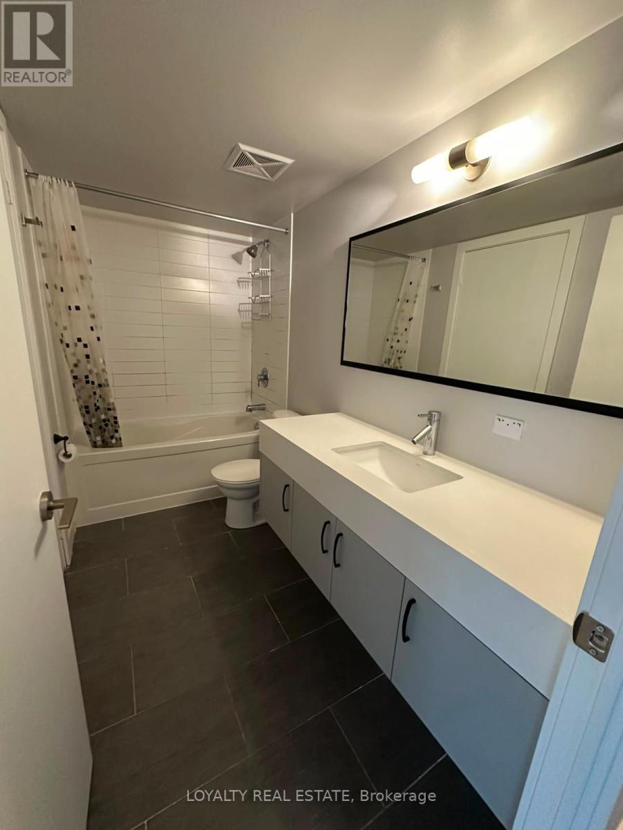 1206 - 126 Simcoe Street, Toronto (Waterfront Communities), Ontario  M5H 4E6 - Photo 6 - C13438350