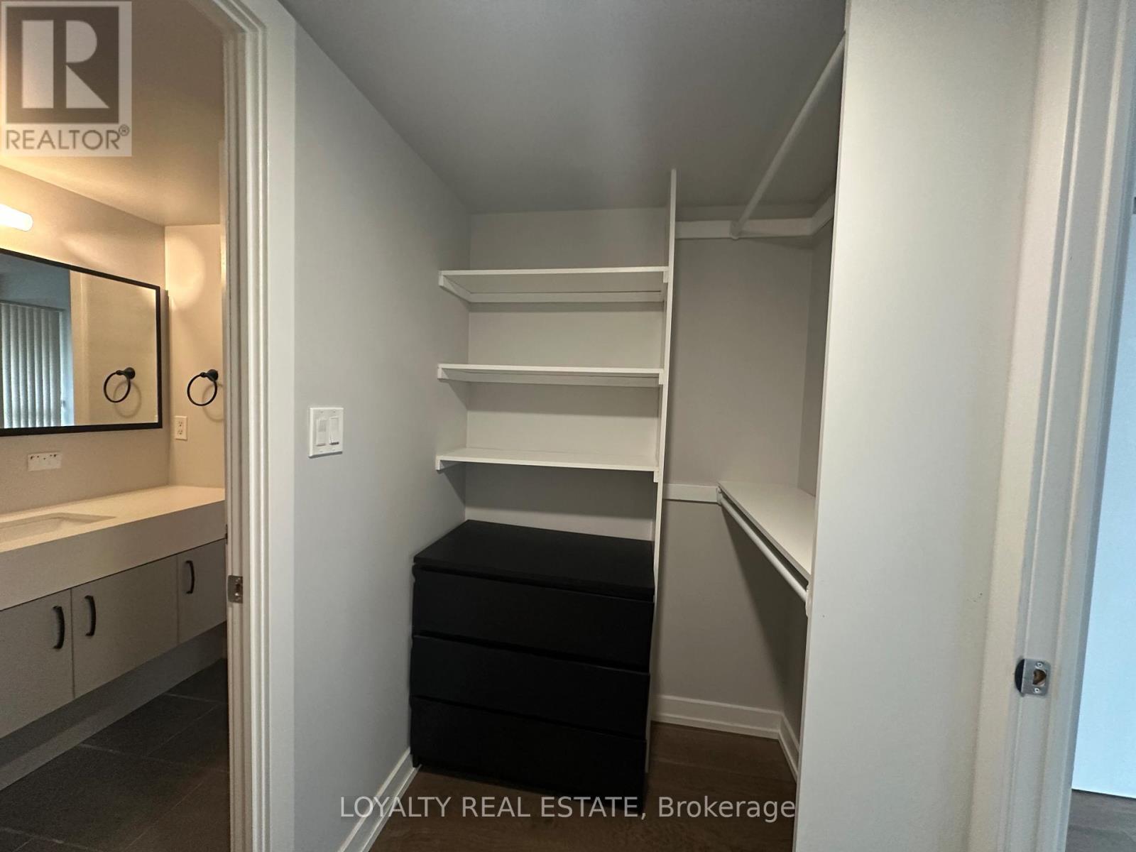 1206 - 126 Simcoe Street, Toronto (Waterfront Communities), Ontario  M5H 4E6 - Photo 9 - C13438350