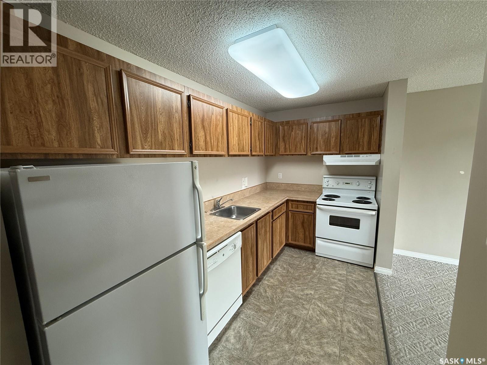 307 1808 Eaglesham AVENUE, Weyburn, Saskatchewan