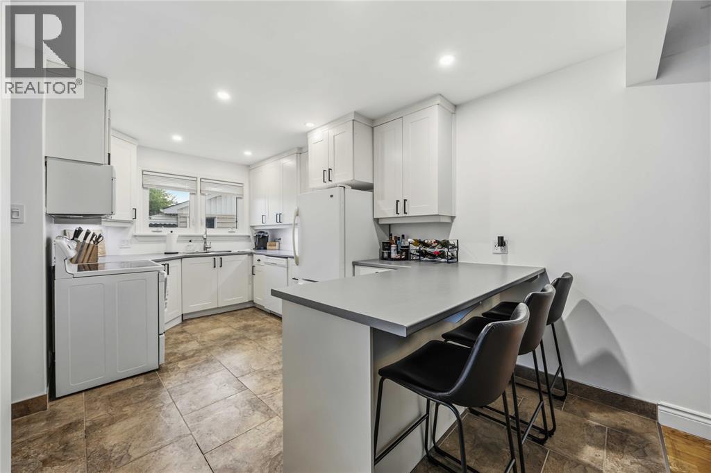 72 Mayfair Drive, Sarnia photo 8