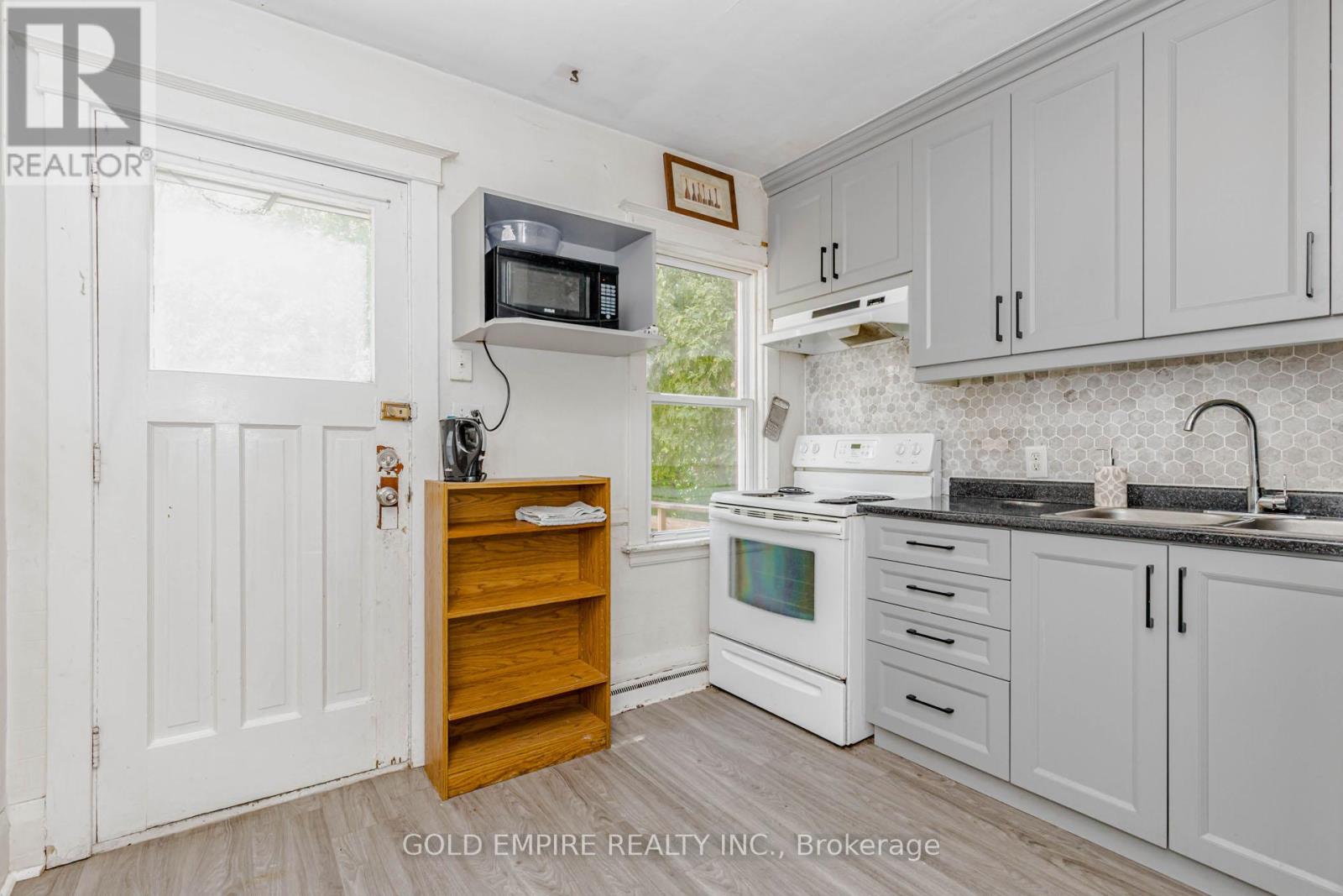 1177 King Street W, Hamilton, Ontario  L8S 1M3 - Photo 4 - X13438526