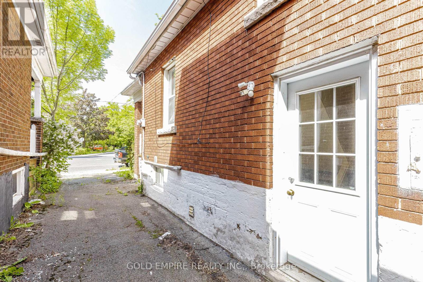 1177 King Street W, Hamilton, Ontario  L8S 1M3 - Photo 8 - X13438526